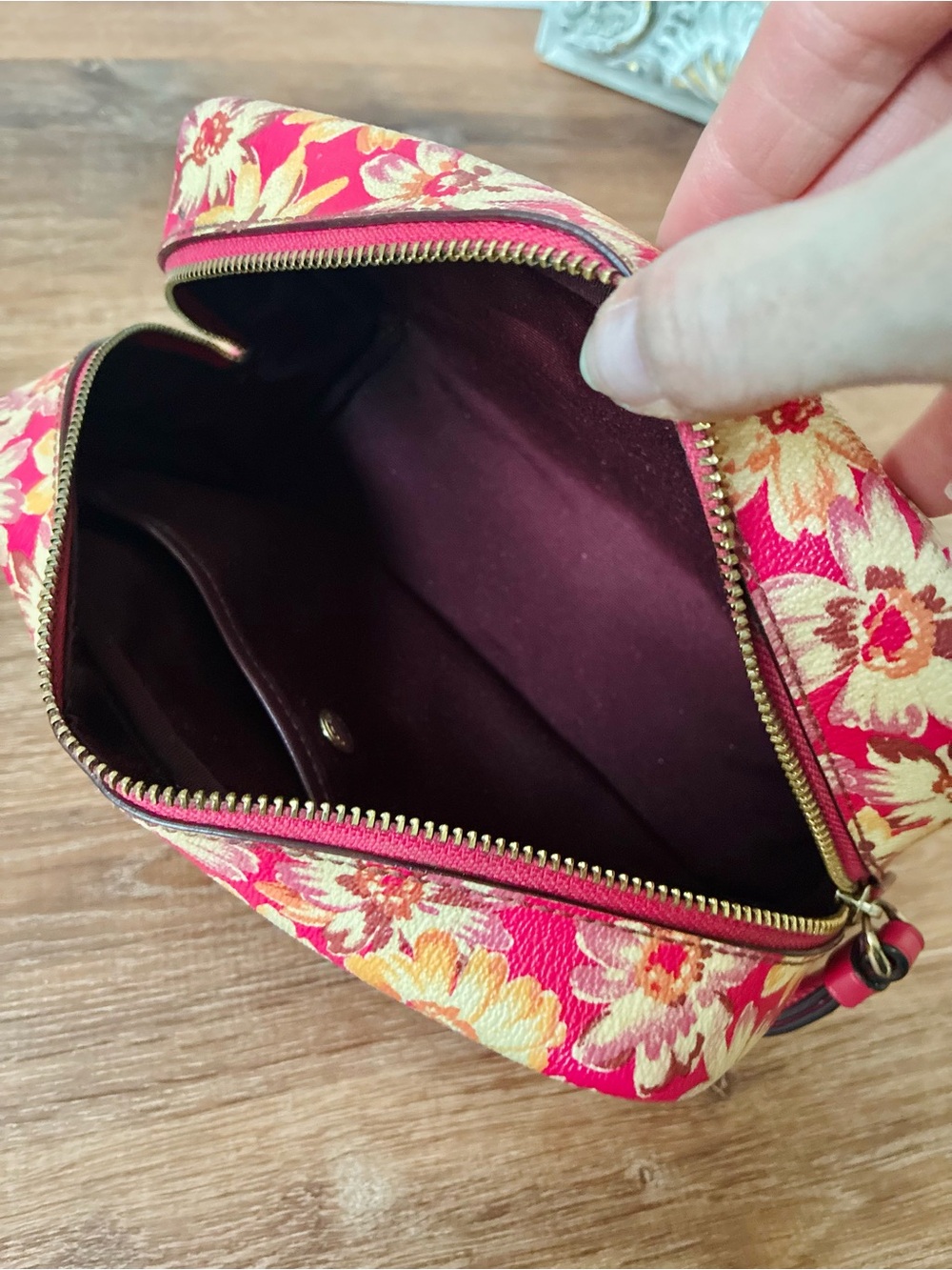 Coach Cosmetic Zipper Pouch With Wristlet Strap, Vintage Daisy Print - Picture 12 of 16